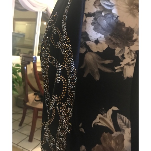 Long sleeve Dress With Tie - Picture 2 of 4